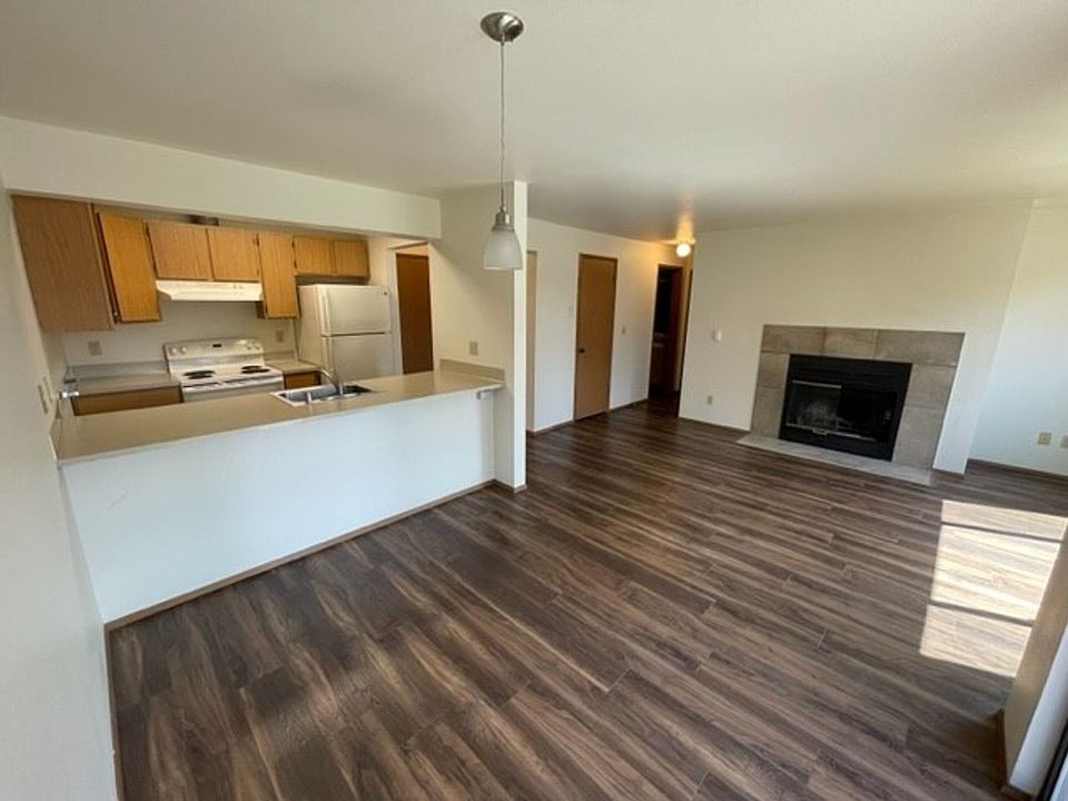 1st image of 5800 22nd Ave NW #107