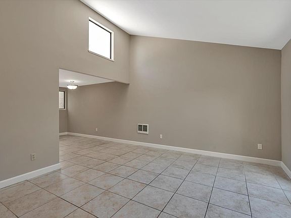 5th image of 100 White Pine Drive
