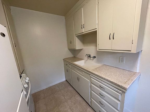 5th image of 1601 12th St #1204-10
