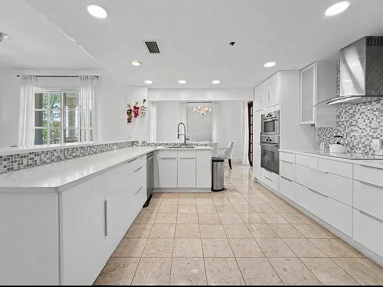 2124 Fisher Island Dr #2124 — Photo 10