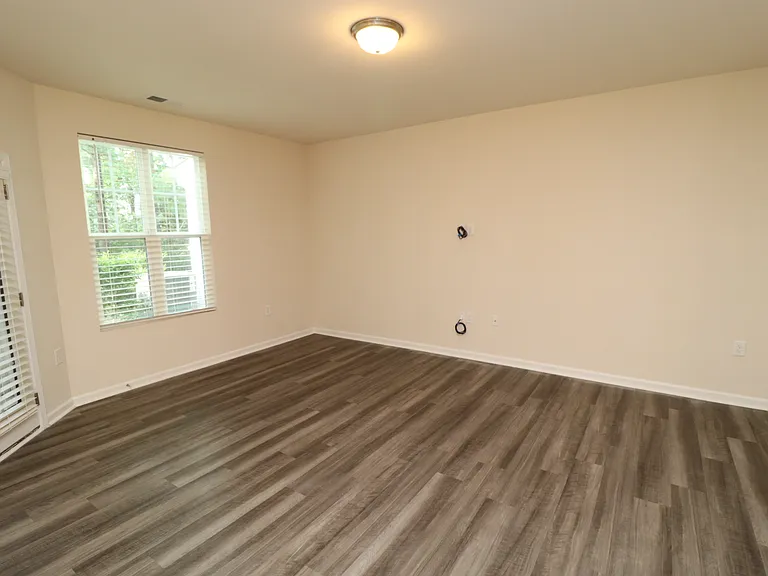 1105 Neighborly Way — Photo 15