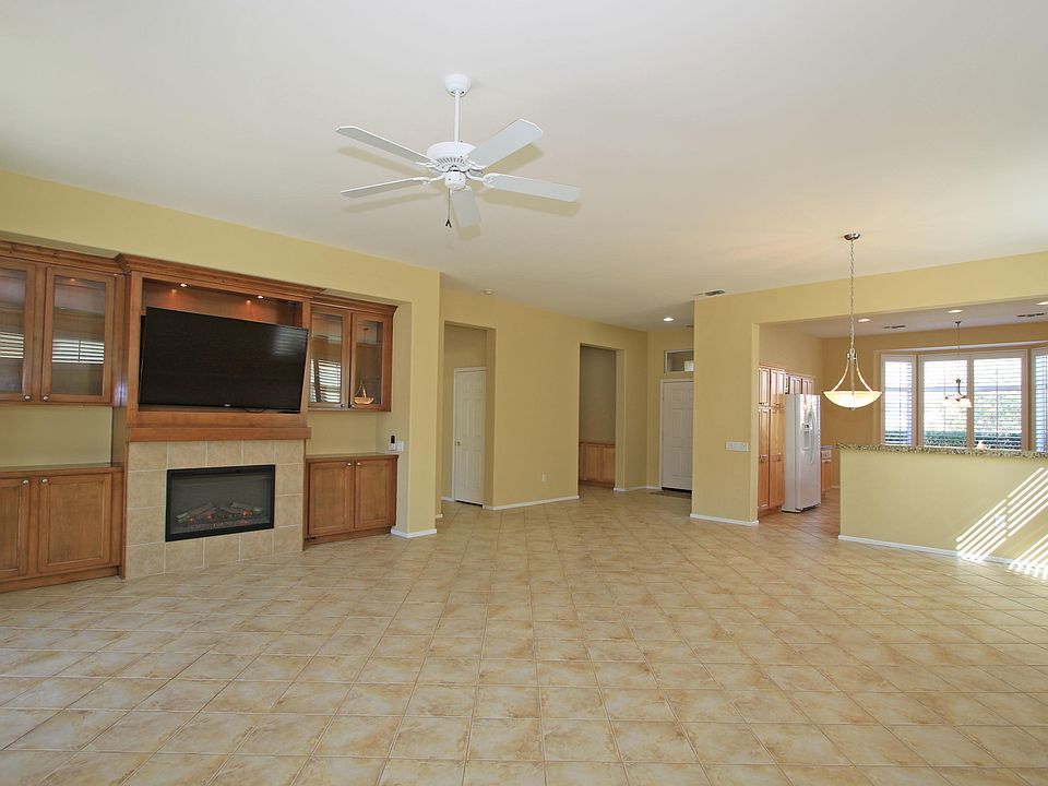 1st image of 78685 Moonstone Ln