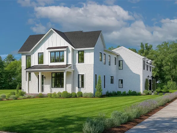 4 Happy Lane, Westhampton Beach, NY 11978