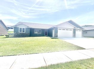 513 Grand Meadow Dr, Holmen, WI 54636