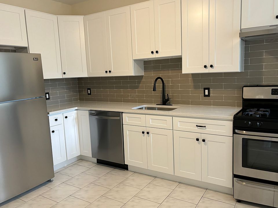 1st image of 344 Anderson Ave Floor 1