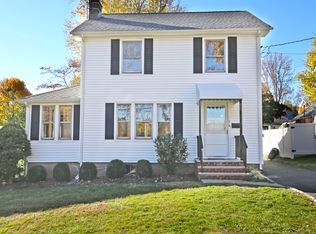 5 Morris Ct, Summit, NJ 07901