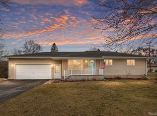 4721 Rattek Rd, Clarkston, MI 48346