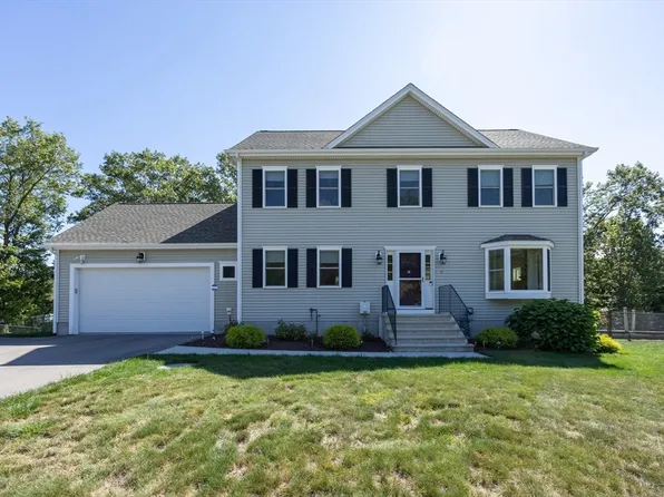 11 Willow Brook Ln, Blackstone, MA 01504