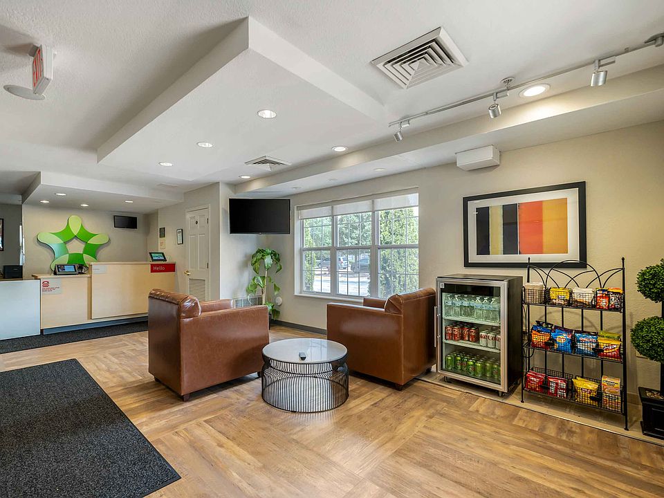 Lobby and Guest Check-in