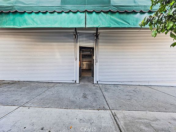 2nd image of 2218 Daly St