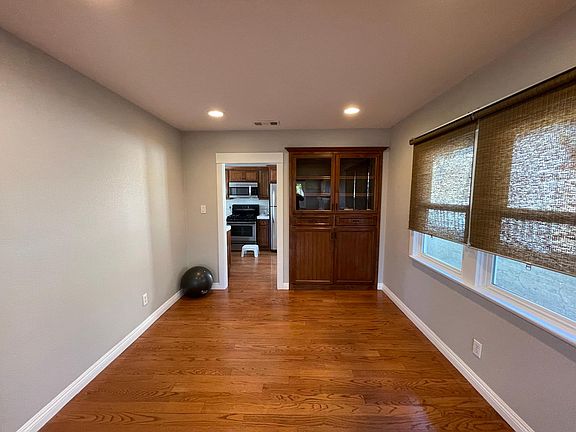 4th image of 6159 Burwood Ave
