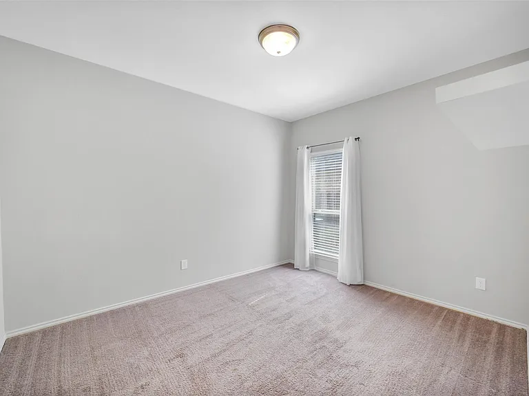 24247 Via Vitani Dr — Photo 16