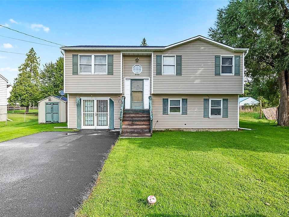1st image of 202 Elton Ave