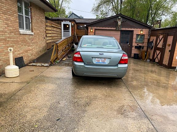2nd image of 303 W Sherman Ave