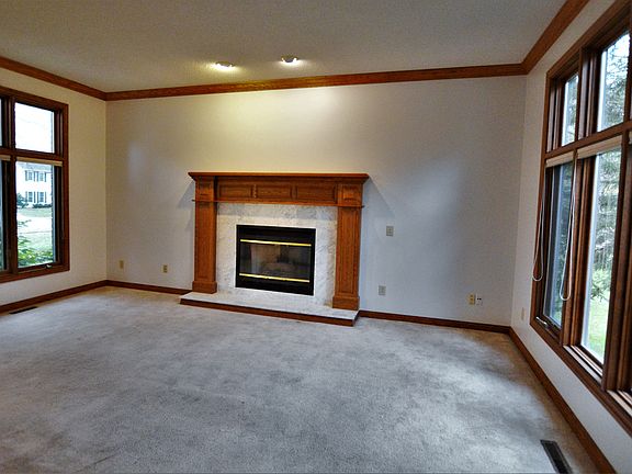 4th image of 2700 Brookwood Dr