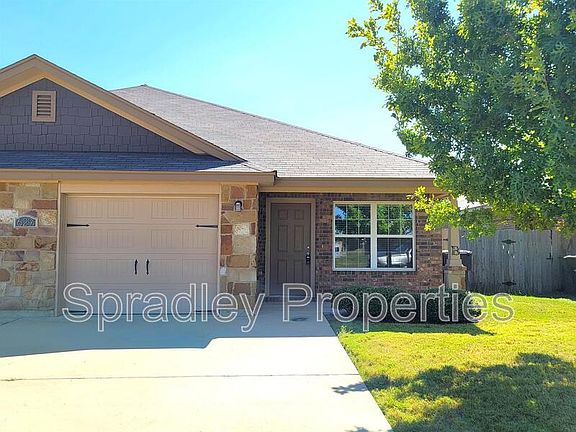 3rd image of 629B Kacie Dr