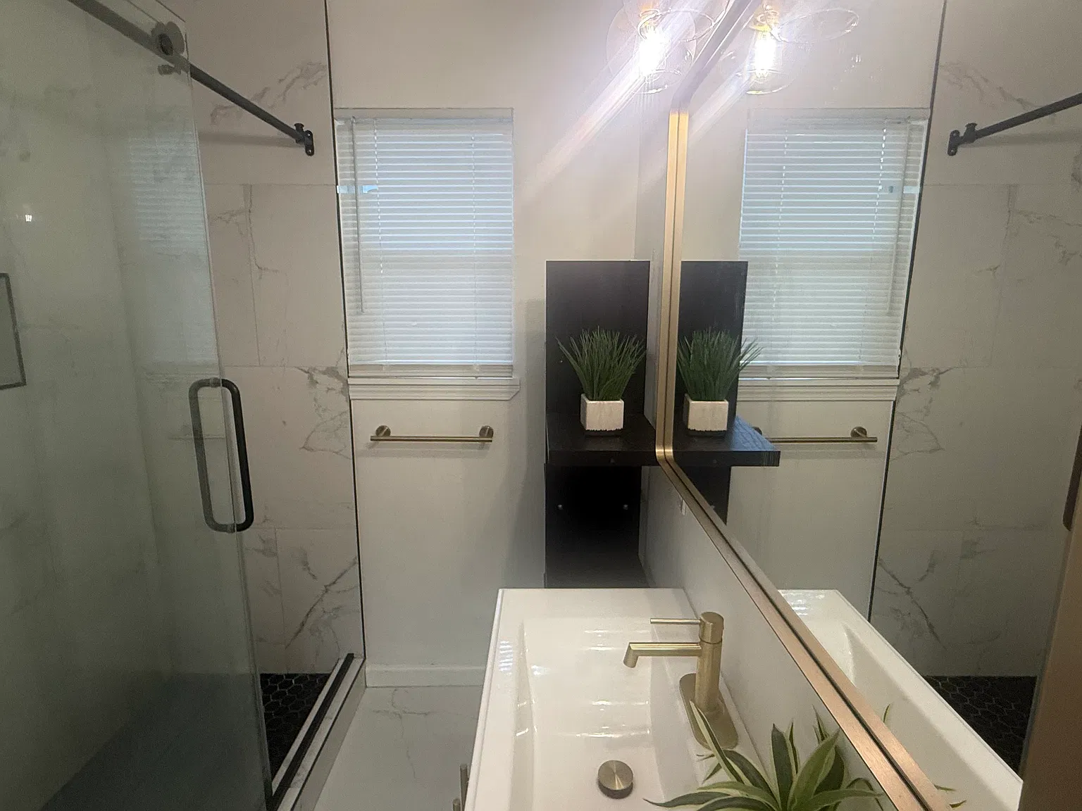 3 bed, 1000 sqft, $1,550 — Photo 2