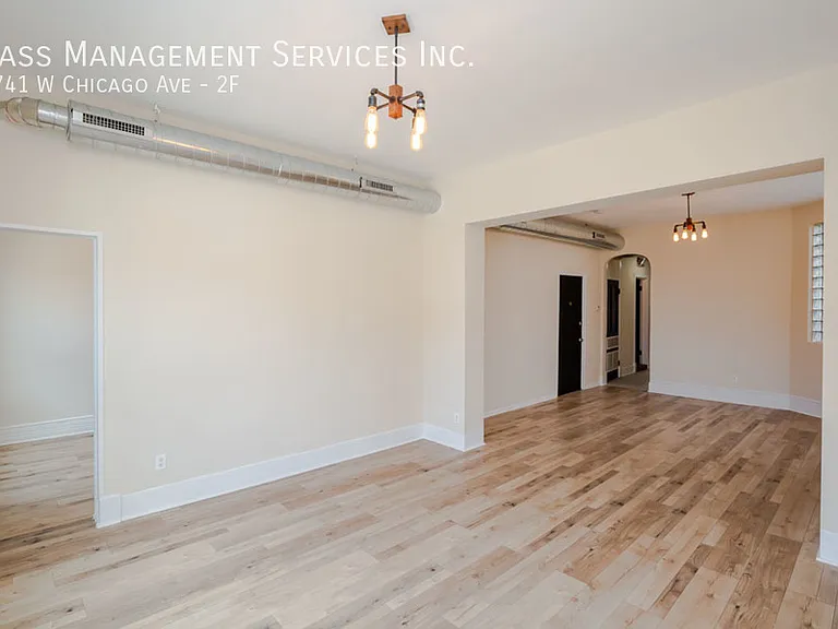 1741 W Chicago Ave #2F — Photo 3