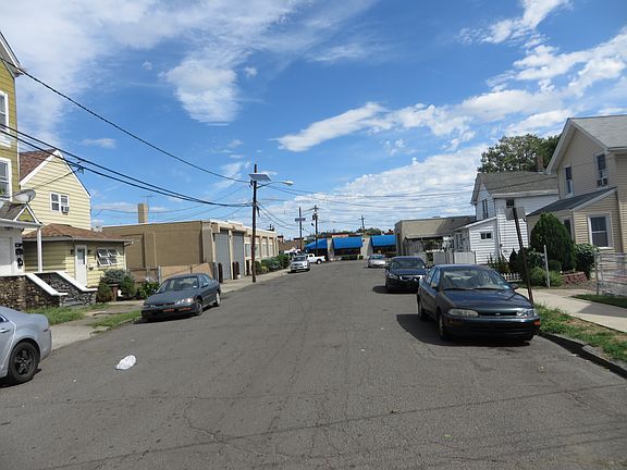 4th image of 189 Knickerbocker Ave