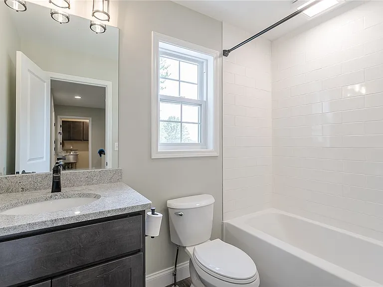 16 Cottage St — Photo 15