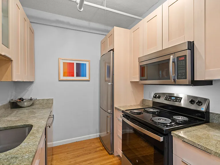 34 Plympton St #1 — Photo 14