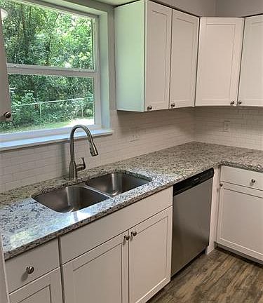 5th image of 3205 Nautilus Cir