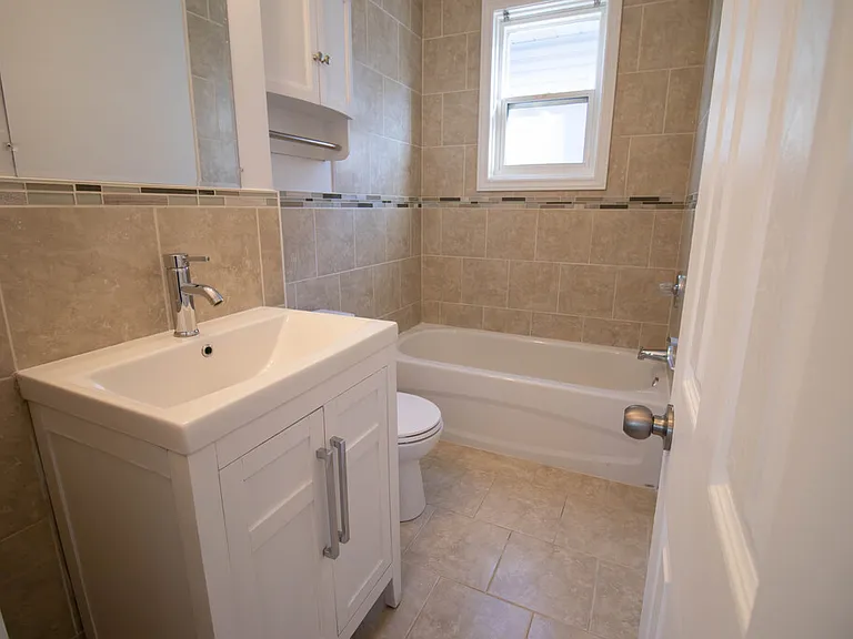 23 Saint Patrick St — Photo 10