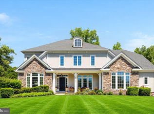 8906 Laurel Overlook Dr, Lorton, VA 22079