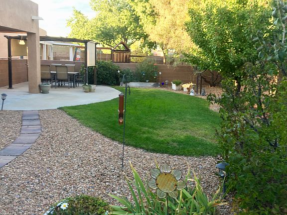 3rd image of 7708 Calle Paraiso NE