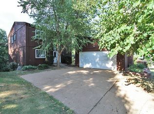 1575 Beacon Woods Ct, Ballwin, MO