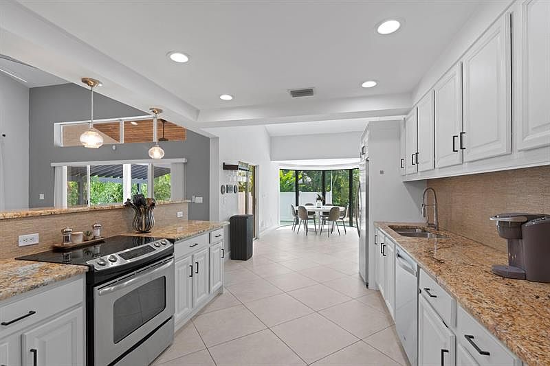 1050 Brooks Ln, Delray Beach, FL 33483 Zillow
