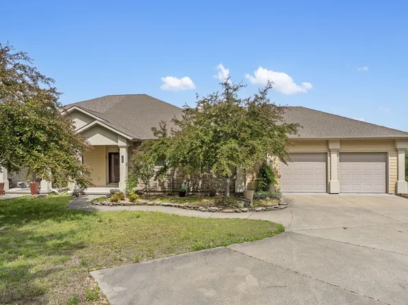 1026 Iowa Colony Road, Hollister, MO 65672