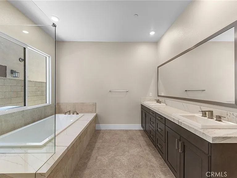 57 Ray — Photo 18
