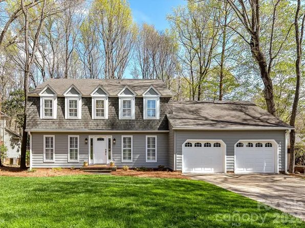 6523 Pensford Ln, Charlotte, NC 28270