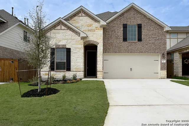 4 bed, 3.0 bath, 2363 sqft, $2,300 — Photo 1