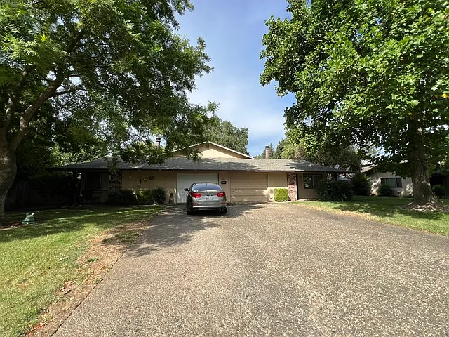 2907 Jolyn Way #B — Photo 29