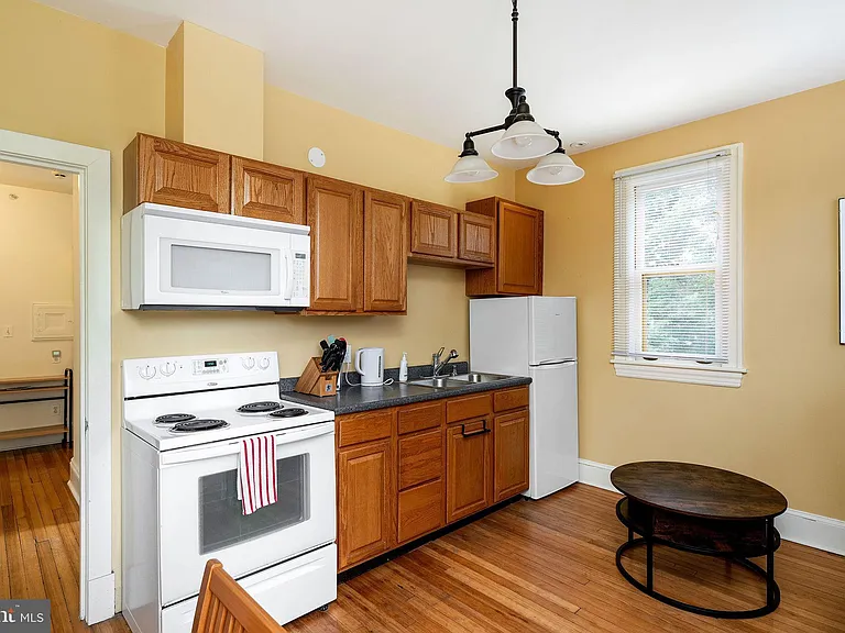 2 Hamilton Ave — Photo 16