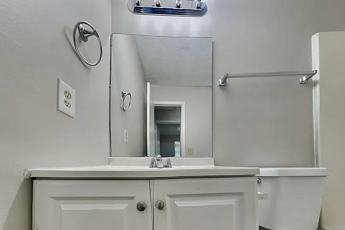 2093 Drake Ct — Photo 16