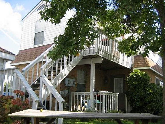 2nd image of 2408 Arctic Ave APT 1
