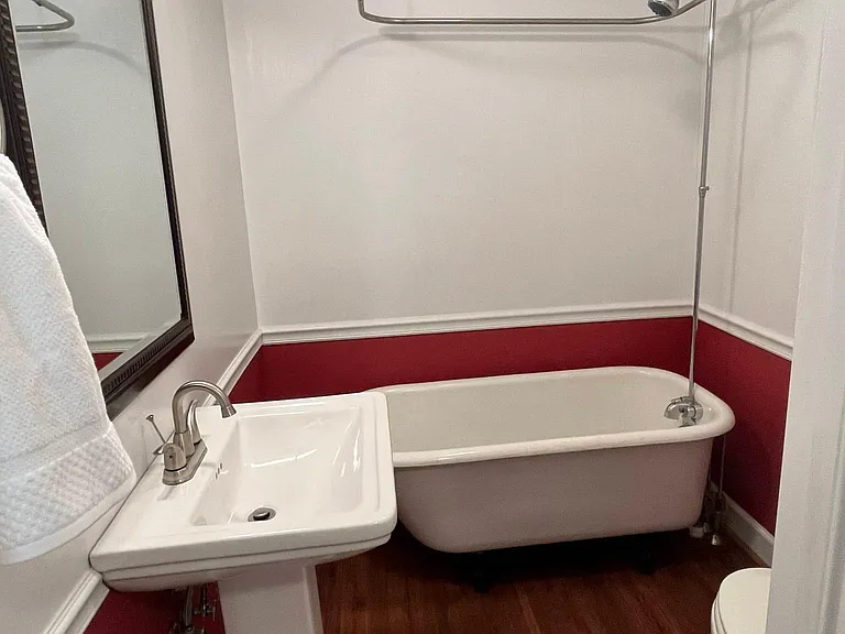2nd bath entrance