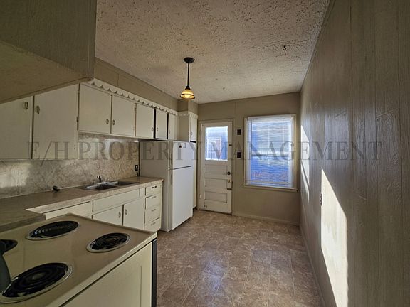 4th image of 1425 S Martinson Ave #2