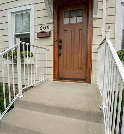 Welcome to 606 Spruce Street.  Attractive fiberglass entry door.