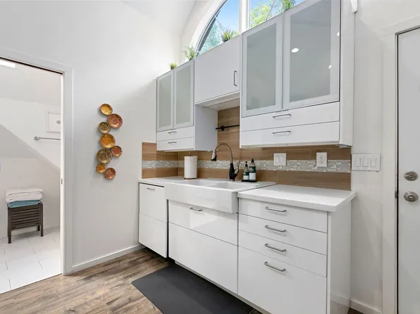 Stunning Furnished Loft Apartment in Old Town - Utilities Included, 424 W Oak St, Fort Collins, CO 80521