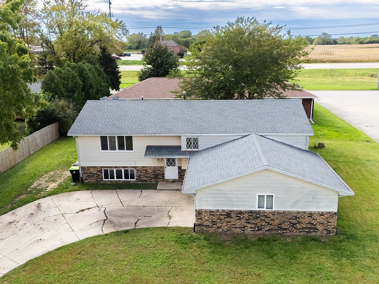 3 bed, 1.5 bath, 1458 sqft, $1,500 — Photo 4