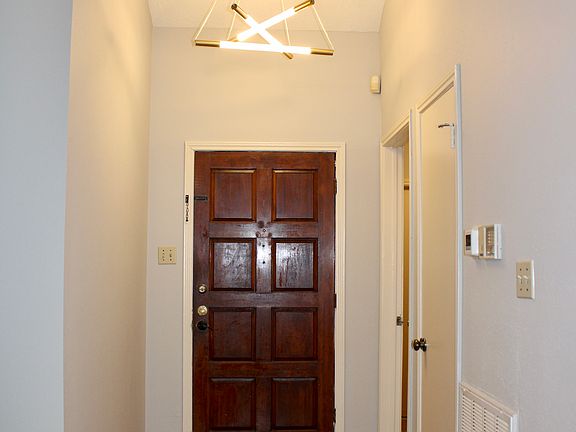 2nd image of 15914 Vista Del Mar Dr