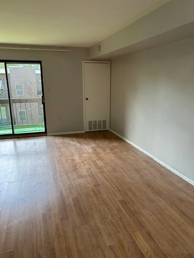 2 bed, 900 sqft, $1,700 — Photo 1