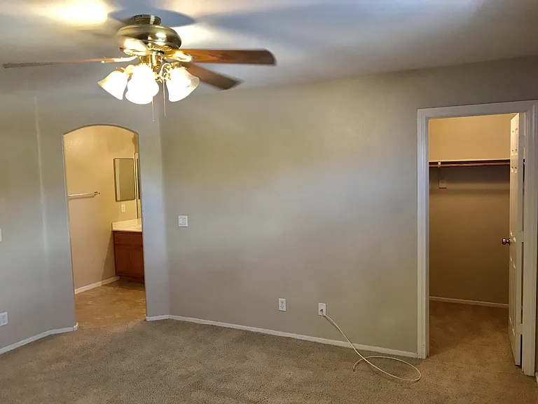 8725 Radiant Ruby Ave — Photo 22