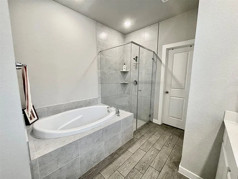 4334 Hemlock Grove Ln — Photo 31