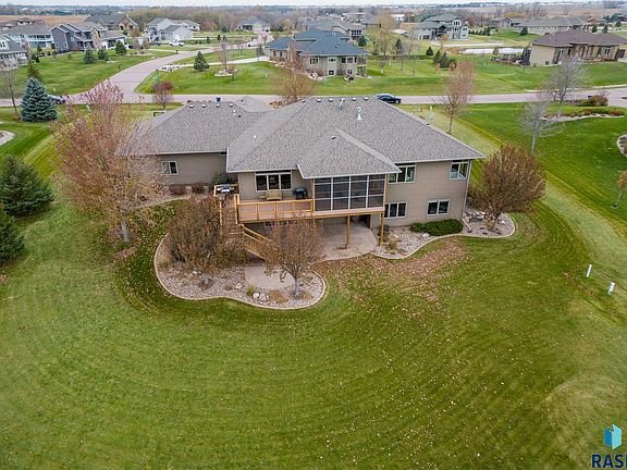 3rd image of 27255 Regal Ct
