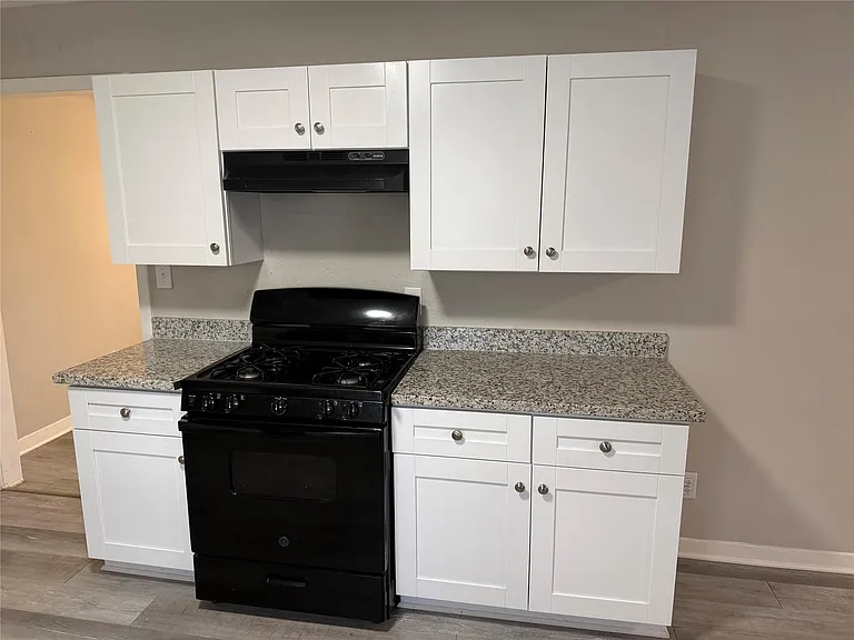 819 W Kyle Rd — Photo 12